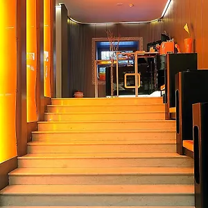 Orange **** Rome