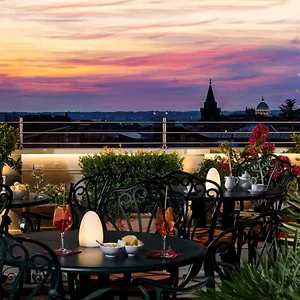 Hotel Marcella Royal - Rooftop Garden